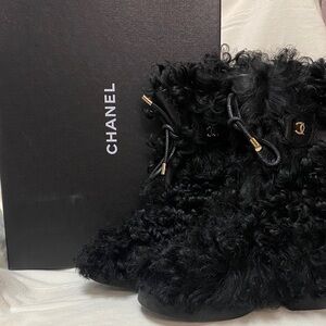 CHANEL Heeled Boots - Elegant Black